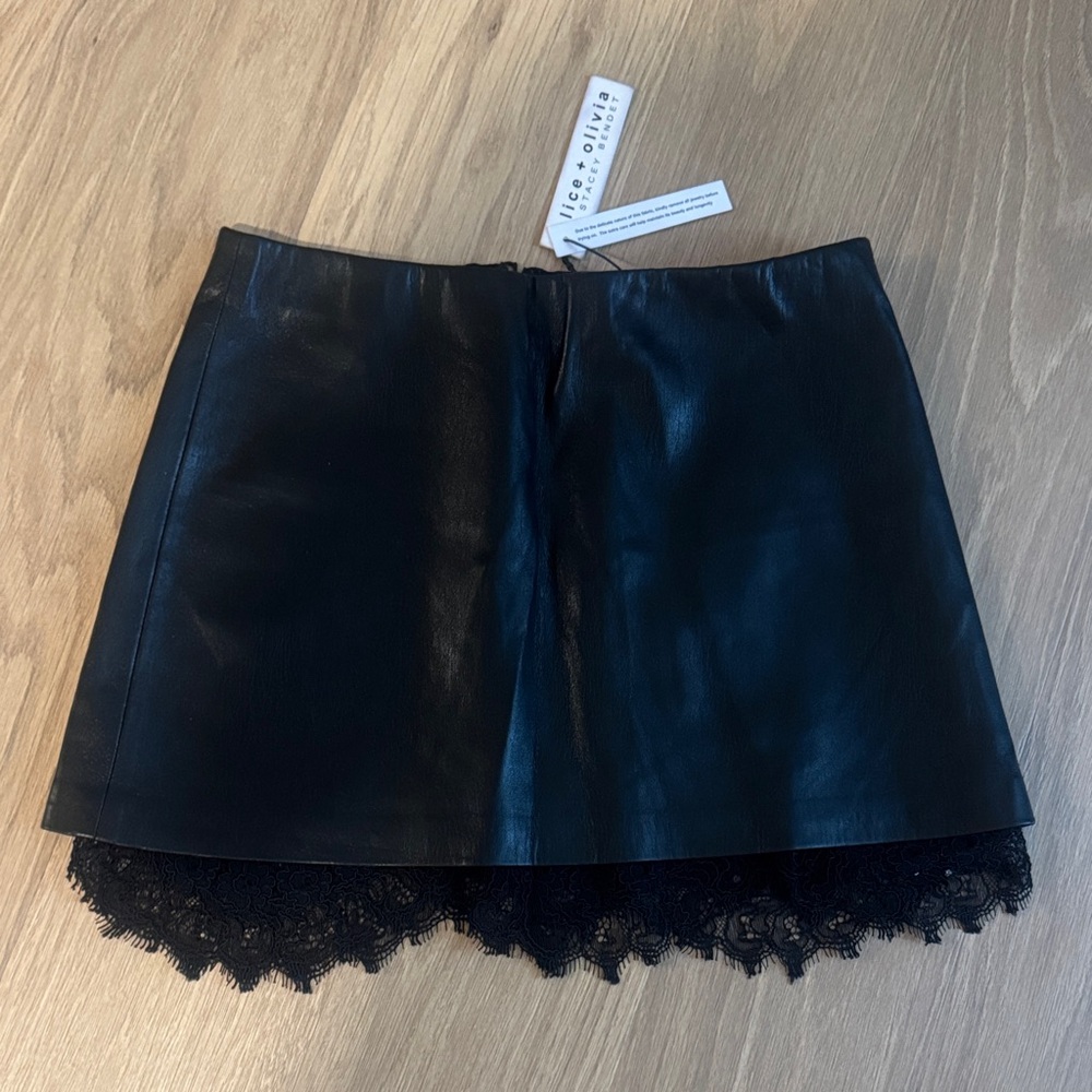 Alice & Olivia black leather skirt